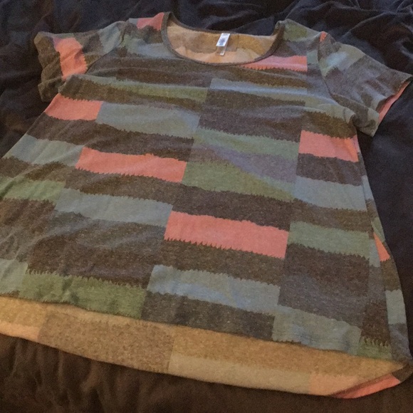 Lularoe classic T - Picture 3 of 4